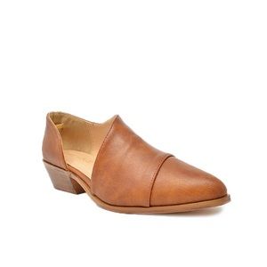 Cognac Size 6 loafers